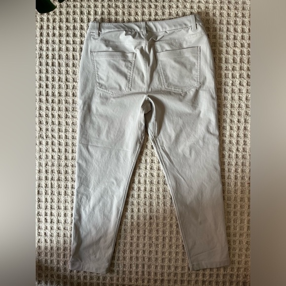 Lululemon ABC Crop Pant Relaxed *Utilitech 32 - Picture 4 of 6